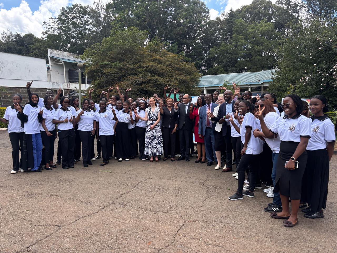 PS State Department of Research and Innovation Opening the GC/MS Equipment at DFSNT