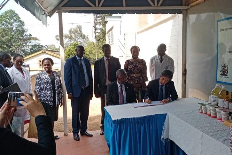 The Japanese Ambassador to Kenya, Ken Okaniwa, accompanied by UoN VC Prof. Stephen Kiama tours the Department and sign the visitors book.